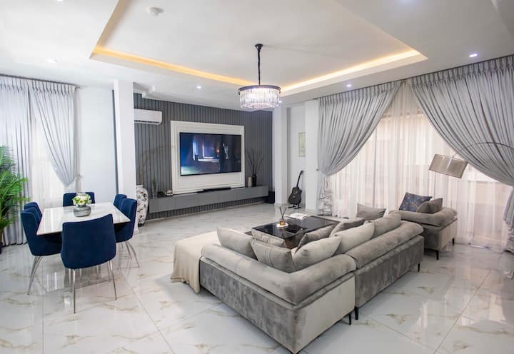 Home in Ikoyi · ★5.0 · 4 bedrooms · 4 beds · 4 baths
